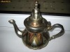 Ceainic antic oriental din metal manual executat