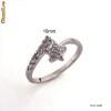 INEL deosebit FILAT IN AUR ALB de 18k (gold filled) cu 24 de pietre Swarovski in forma de FLORICICA ! SUPERB, cu pietre foarte stralucitoare !!!