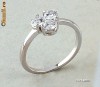 INEL deosebit FILAT IN AUR ALB de 14k (gold filled) cu 3 pietre Swarovski 4x4 mm, foarte stralucitoare! Livrare IN TOATA TARA! Marimea 5 US !!!
