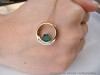 Colier aur 10K, 2.6g, cu pandant CERCUL DRAGOSTEI ornat cu SMARALD de 6mm si 6 DIAMANTE !!