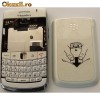carcasa Blackberry 9700 ( alb si negru ) noua completa