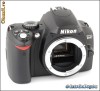 Nikon D40 body impecabil + obiectiv 18-55 nou (sigilat) + geanta si card