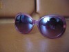 Ochelari  de soare de fete(dame) roz cu imprimeu cu inimioare pe margini! La moda 2012