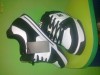 Vand adidasi DC Purist noi!