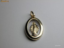 PANDANTIV PLACAT CU AUR GALBEN DE 18 K foto