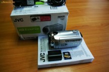 Camera Video Digitala JVC GZ-HM300 Full HD Silver 1920x1080 20x Optic foto