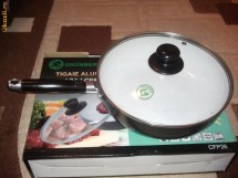 TIGAIE CERAMICA GRUNBERG ORIGINALA ( NU DRY COOKER ), CADOU SPATULA, CU CAPAC STICLA TERMOREZISTENT
