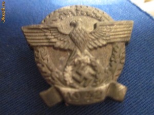 Insigna germana ww2 svastica cu spada foto