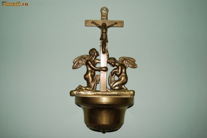 Impresionant crucifix din alama, decorat cu ingeri si vas pentru apa sfintita foto mare