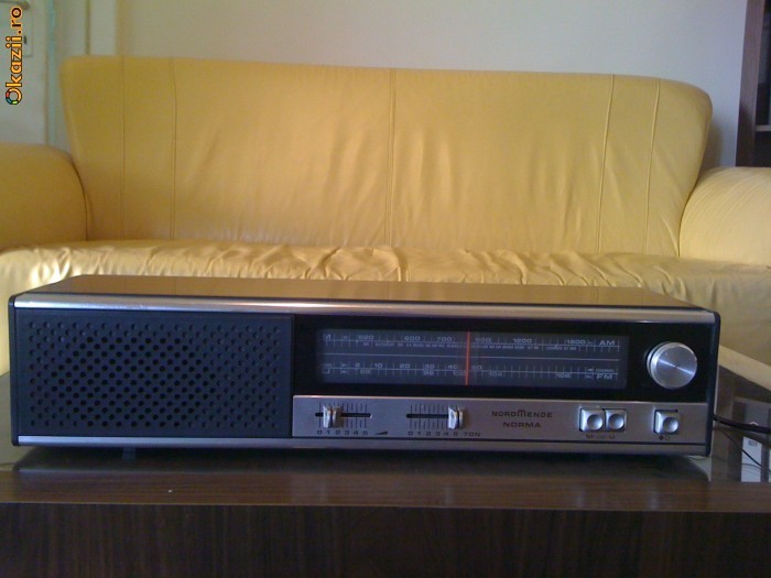 Radio Vintage Nordmende model Norma foto mare