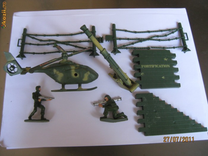FIGURINE CU SOLDATI SI LOGISTICA DIN ARMATA AMERICANA foto mare