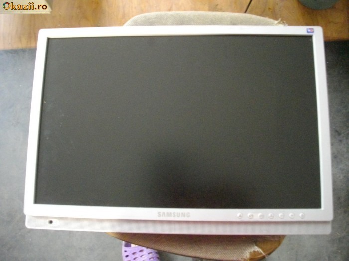 MONITOR SAMSUNG 215W LCD SPART foto mare