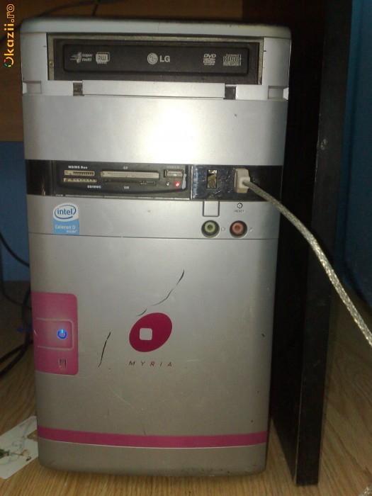Desktop PC detali complete pret bun !! foto mare