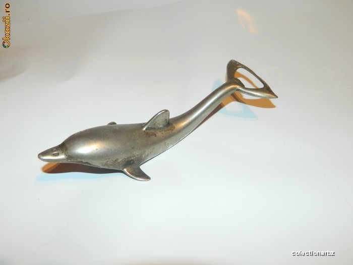 desfacator de bere-delfin foto mare