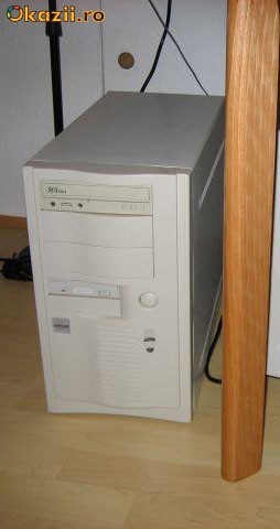 Sistem desktop ASUS Tualatin Pentium 3 foto mare