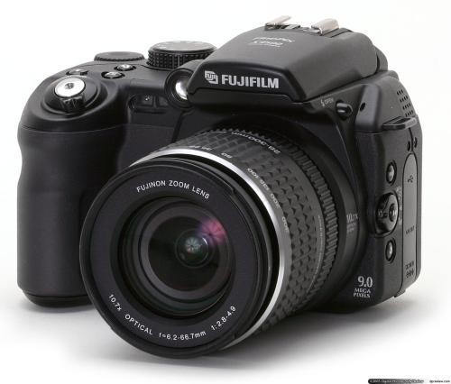 Fujifilm FinePix S9500 cu accesorii foto mare