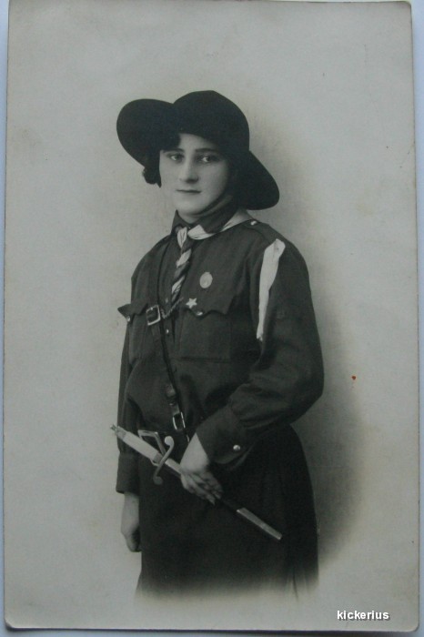 Cercetasa in uniforma - Cetatea Alba 1929 foto mare