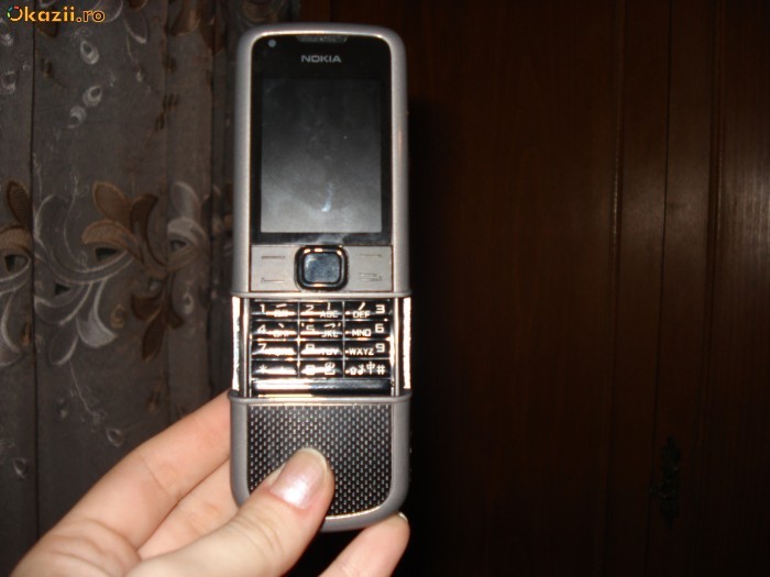 nokia 8800 arte carbon replica foto mare