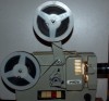 REDUCERE 200 LEI = PROIECTOR FILME 8 MM CA SI NOU , PROBABIL NEFOLOSIT , RUSESC / FUNCTIONAL + GEANTA DE PIELE + BONUS 1