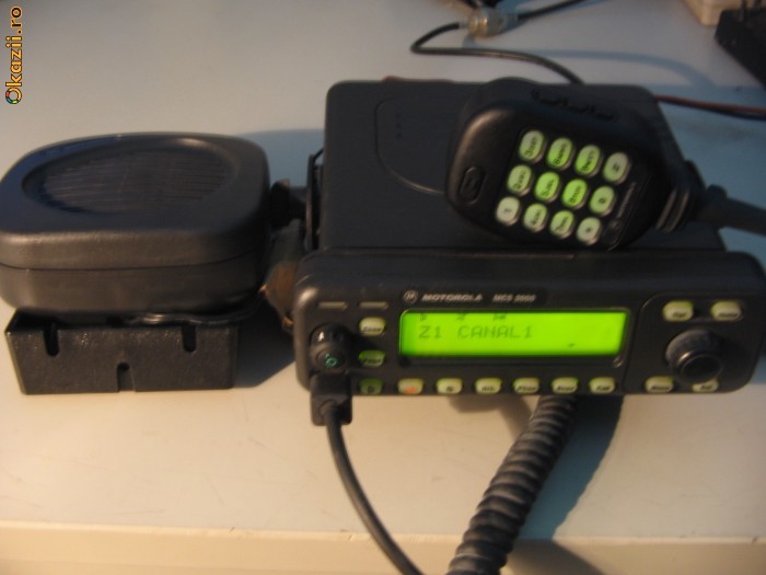 STATIE MOBILA MOTOROLA MCS2000 25W, 160 CANALE CU AFISAJ IN UHF foto mare STATIE MOBILA MOTOROLA MCS2000 25W, 160 CANALE CU AFISAJ IN UHF foto mare