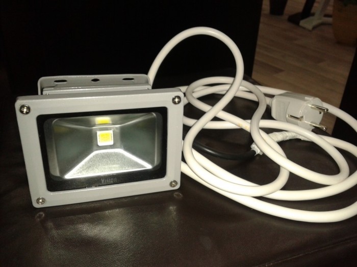 Proiector Spotvision Lightning - Model LED Flood Light foto mare Proiector Spotvision Lightning - Model LED Flood Light foto mare